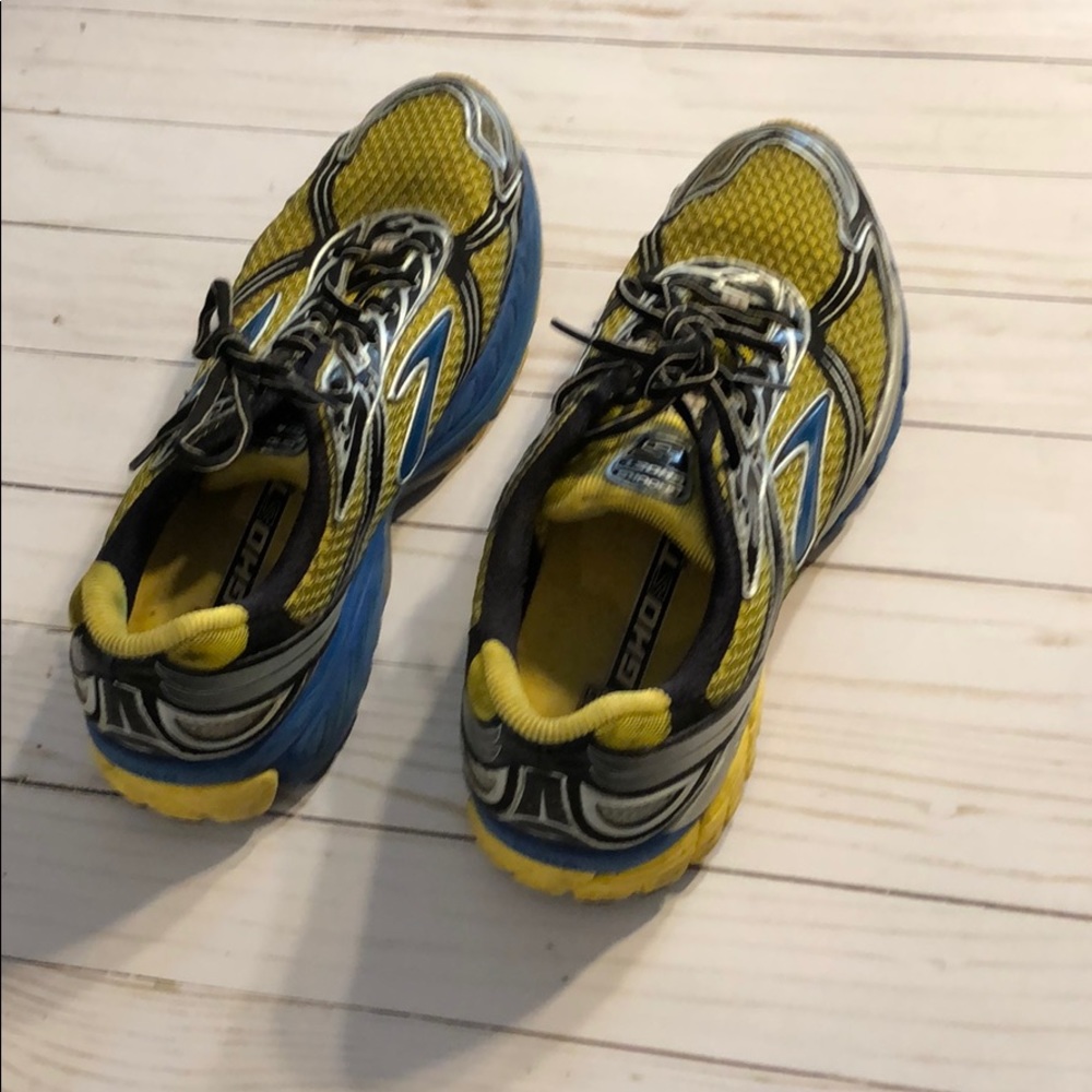 Running shoes
